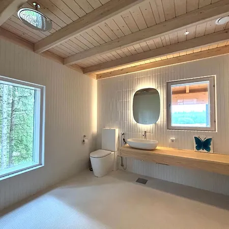 Usva House Private Art & Design *